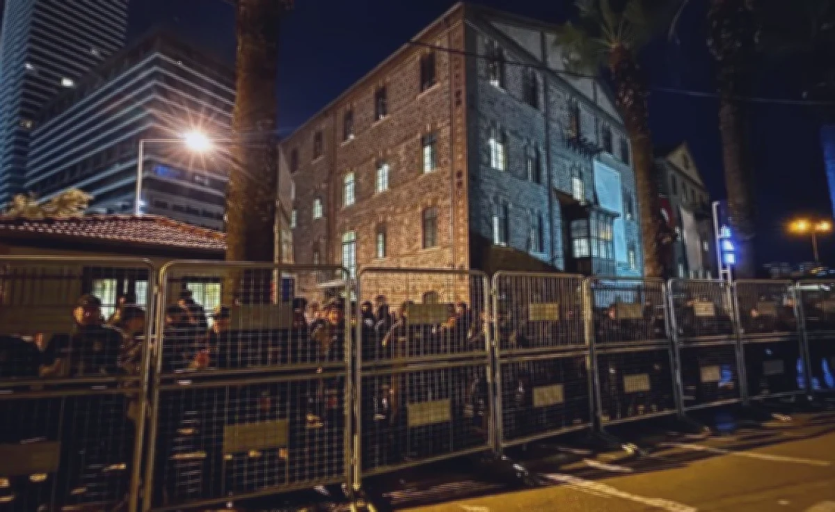 Meslek Fabrikası’nda Polis Müdahalesi