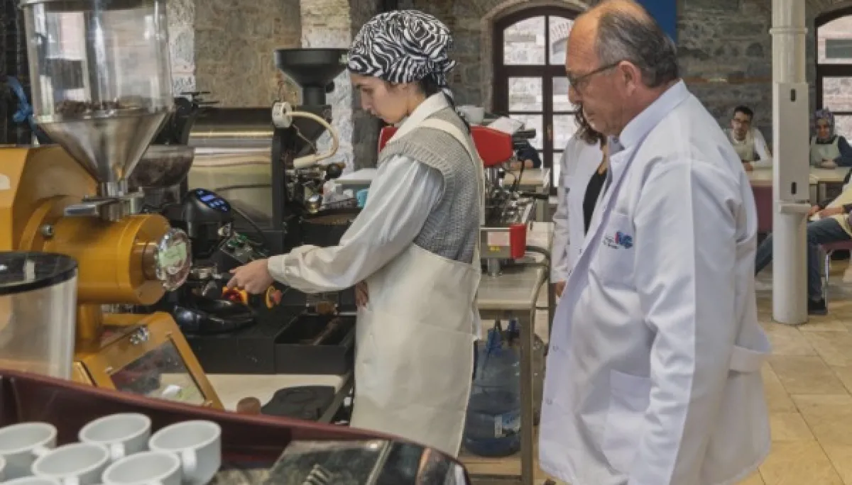 Nöroçeşitli Gençler: Barista Yolunda